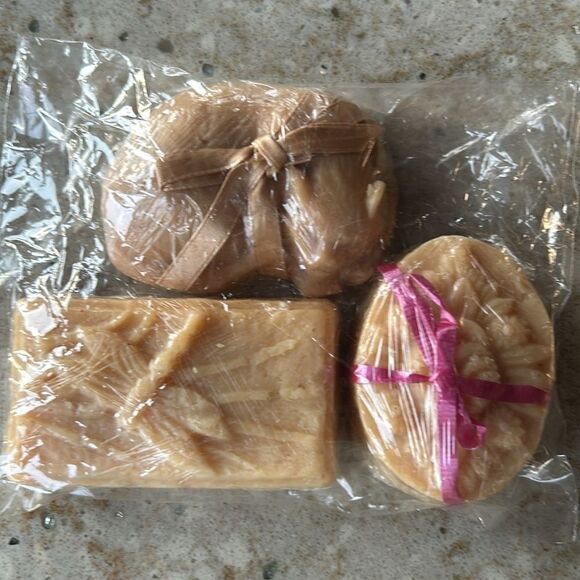 Three Hand Made Goat Milk Modled Scented Soaps- Rose Sandalwood/Vanilla Honey - Picture 2 of 7